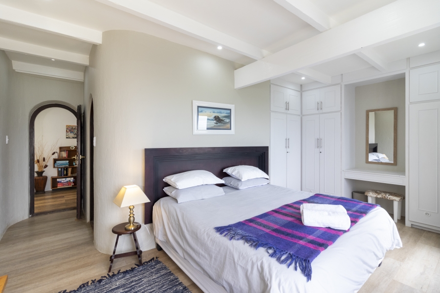 6 Bedroom Property for Sale in West Beach Eastern Cape